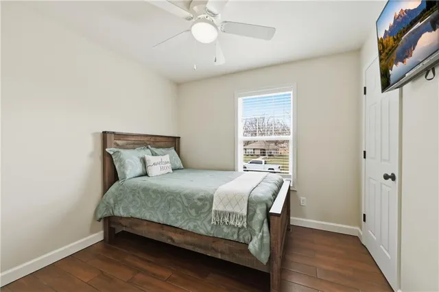 $350,000 | 405 South Monroe Street, Raymore, MO 64083