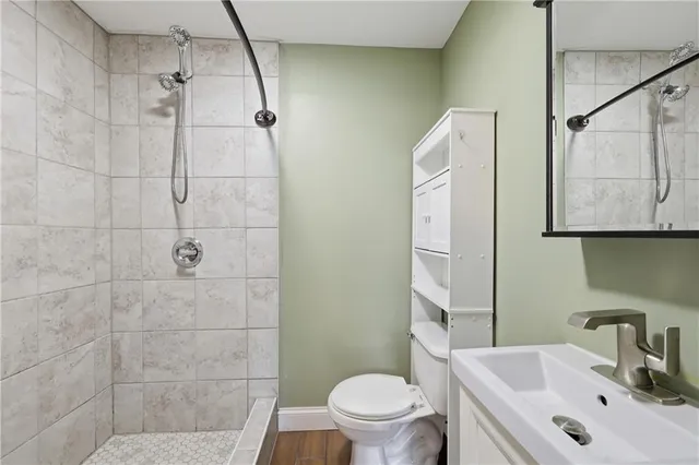 $350,000 | 405 South Monroe Street, Raymore, MO 64083