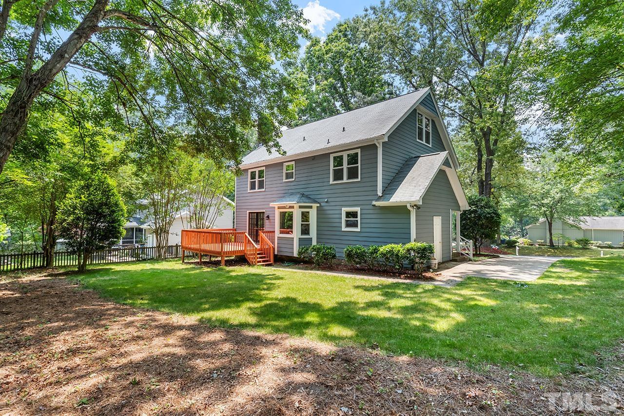 2800 Pidgeon Hill Road Raleigh, NC 27613 - Photo 32 of 35 a front view of a house with garden