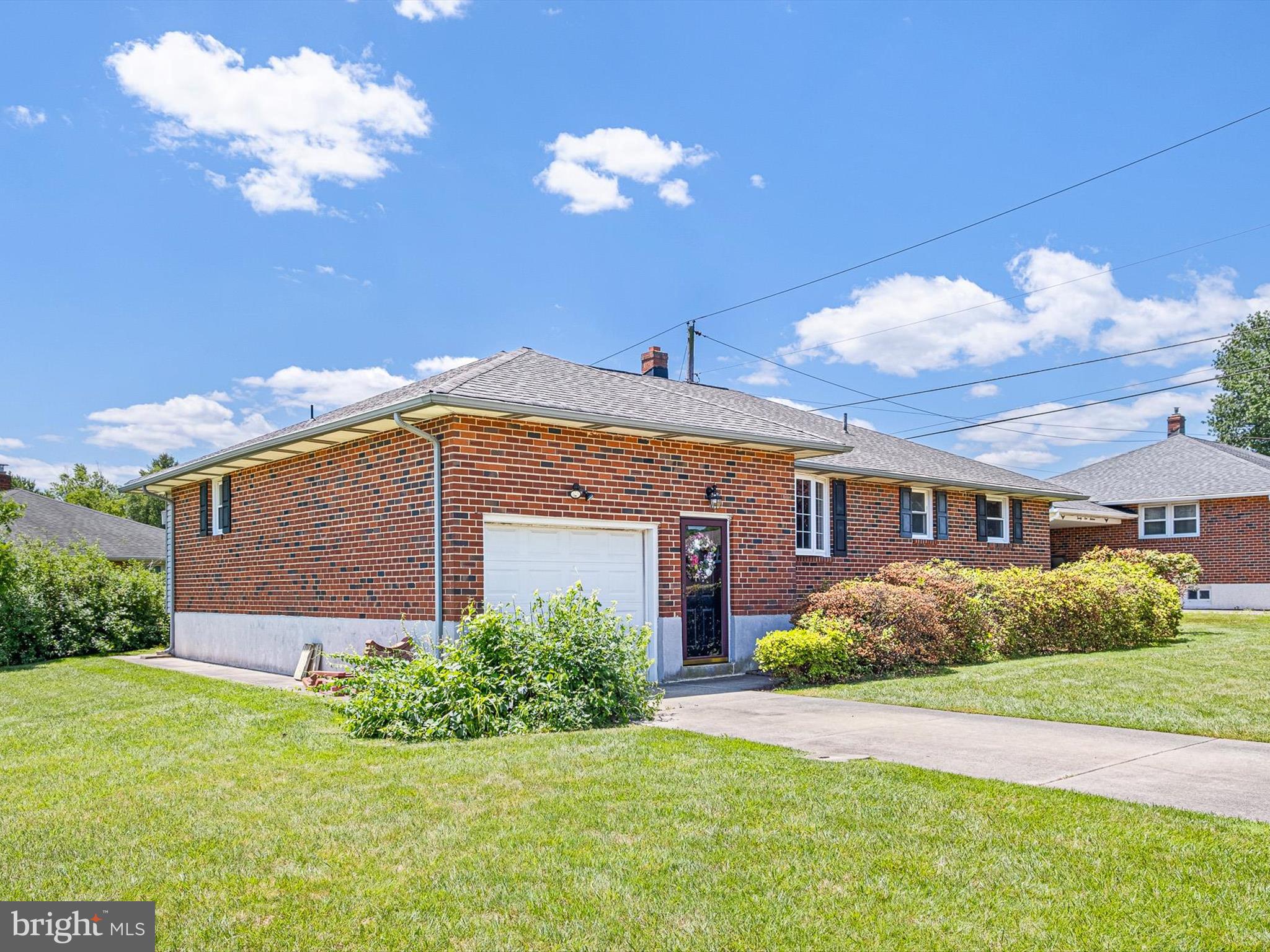 2114 Wrexham Road Wilmington, DE 19810 - Photo 2 of 27