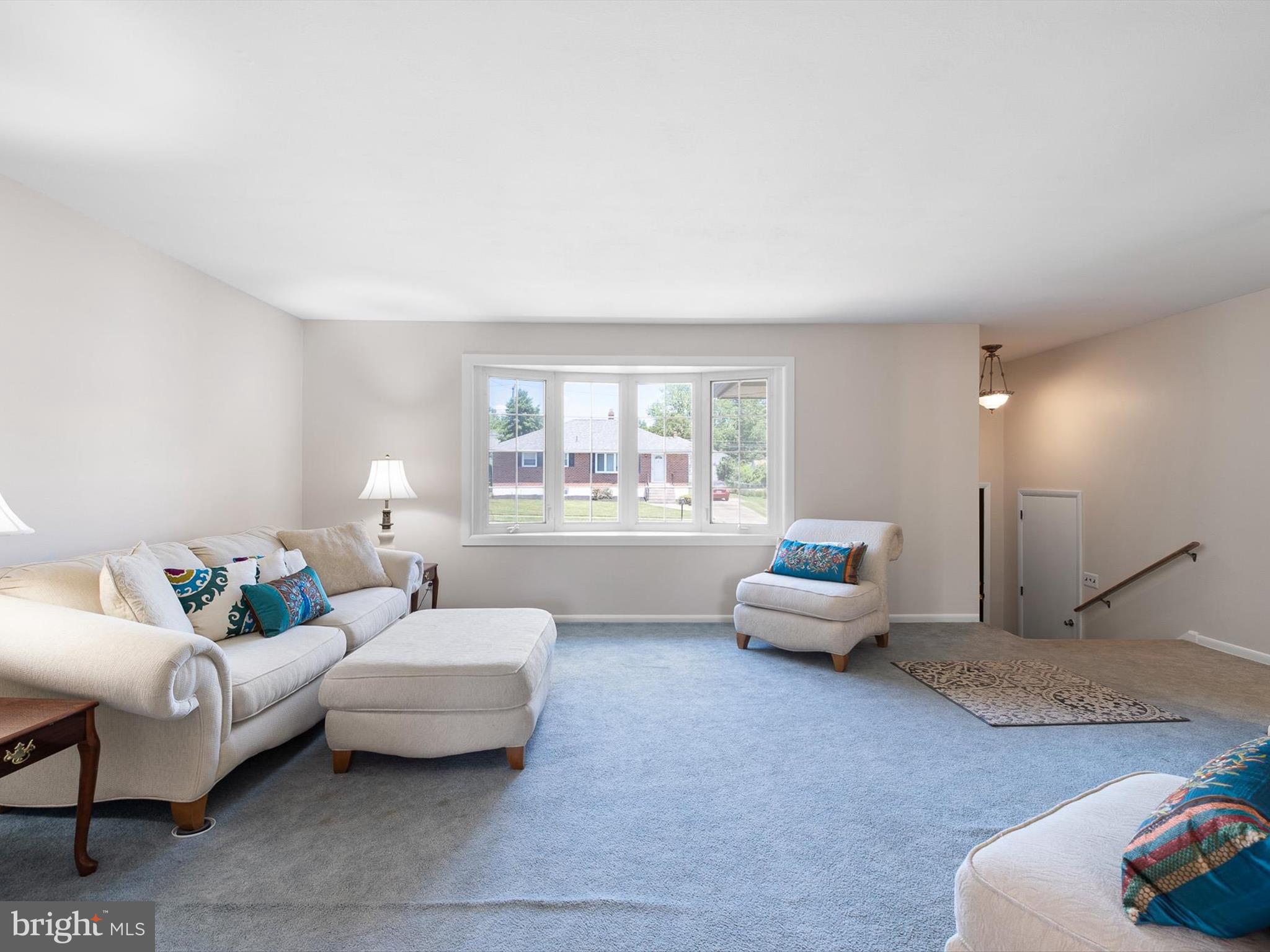 2114 Wrexham Road Wilmington, DE 19810 - Photo 5 of 27 Spacious living room