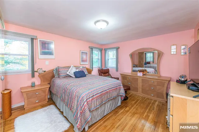 $699,999 | 7 Wedgewood Drive, West Orange, NJ 07052