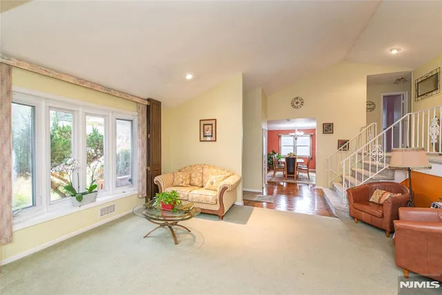 $699,999 | 7 Wedgewood Drive, West Orange, NJ 07052