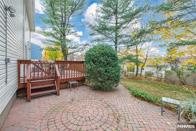 $699,999 | 7 Wedgewood Drive, West Orange, NJ 07052