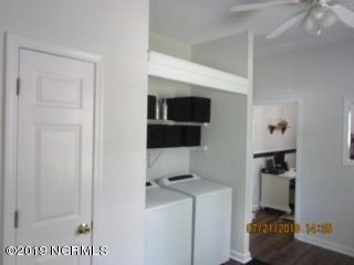 111 Burton Road Southport, NC 28461 - Photo 17 of 34 Laundry