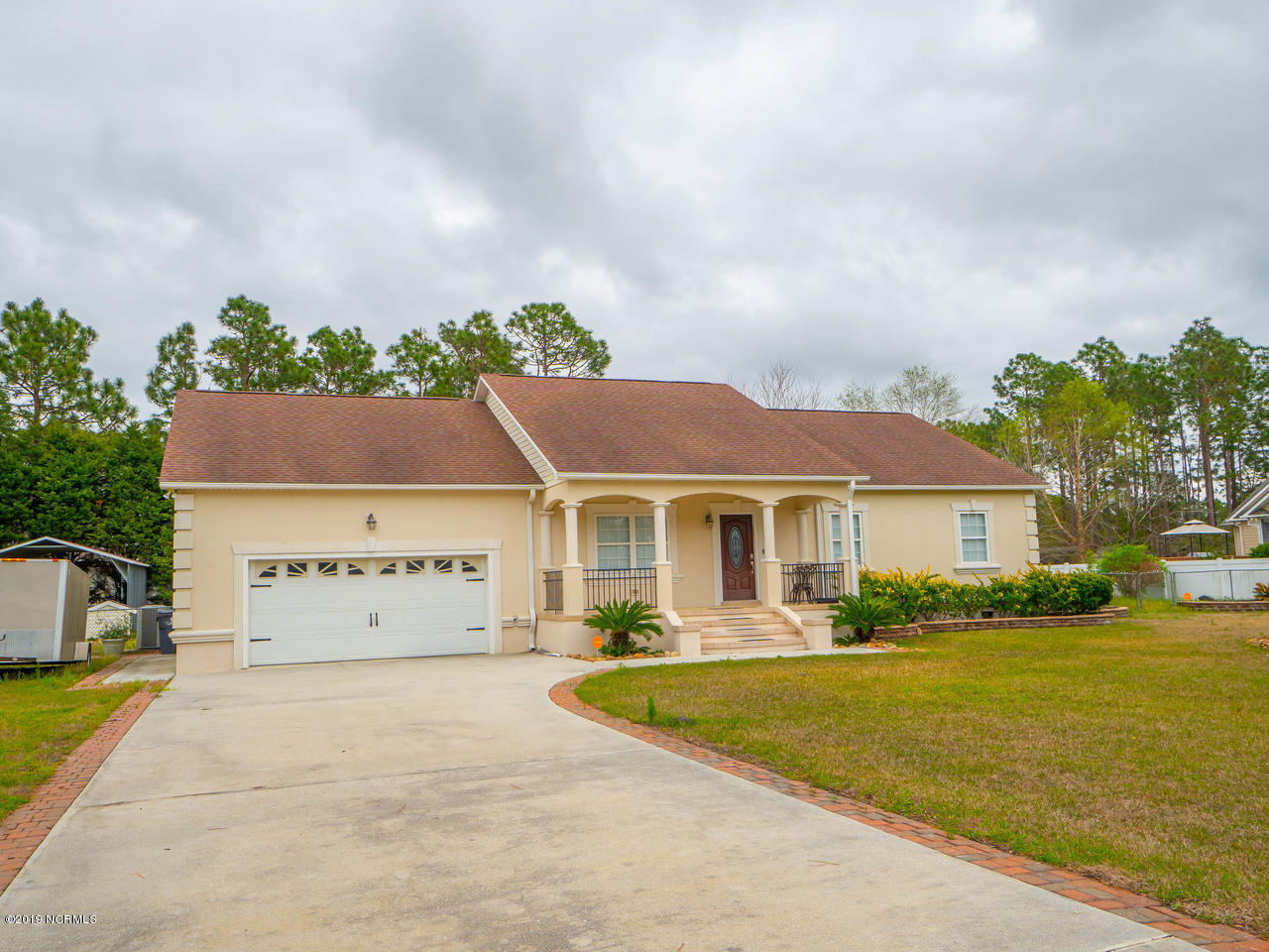 111 Burton Road Southport, NC 28461 - Photo 2 of 34 111 Burton Rd Southport NC-006-25-Exteri