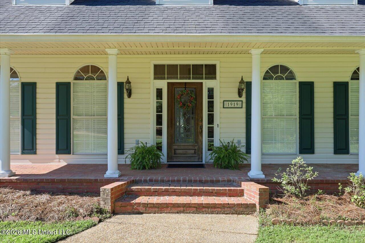 1919 McRaven Road Clinton, MS 39056 - Photo 2 of 45 04-1919 McRaven Rd _ Hometoursms.com
