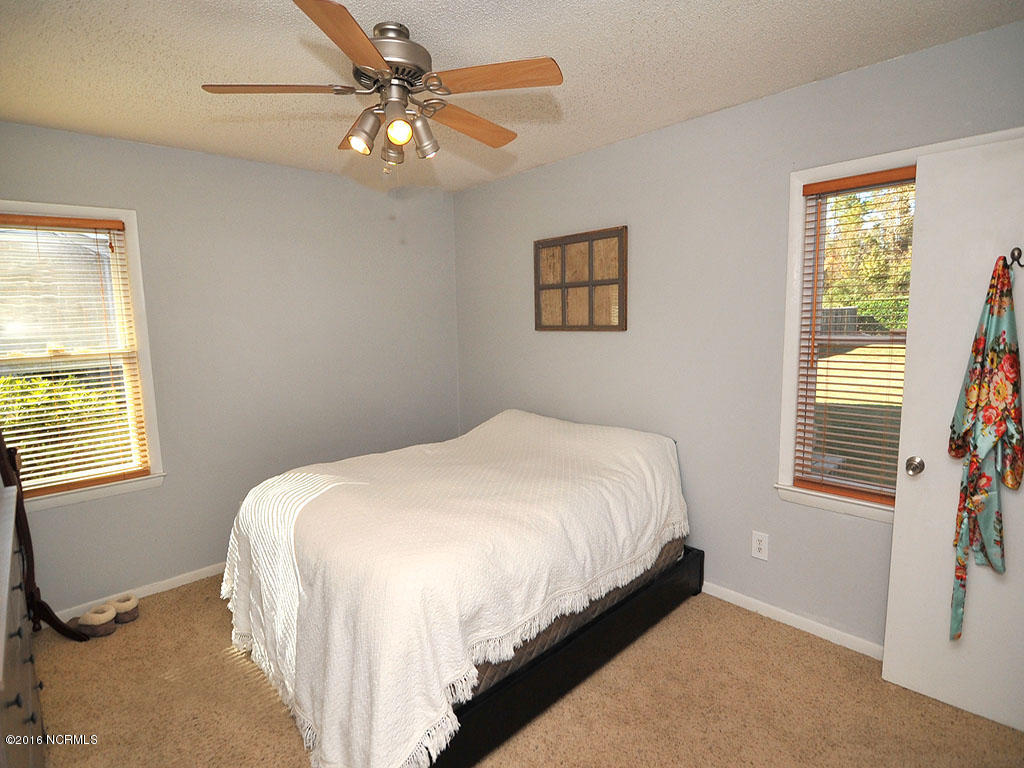 817 Spring Valley Road Wilmington, NC 28405 - Photo 10 of 21 MBR 2