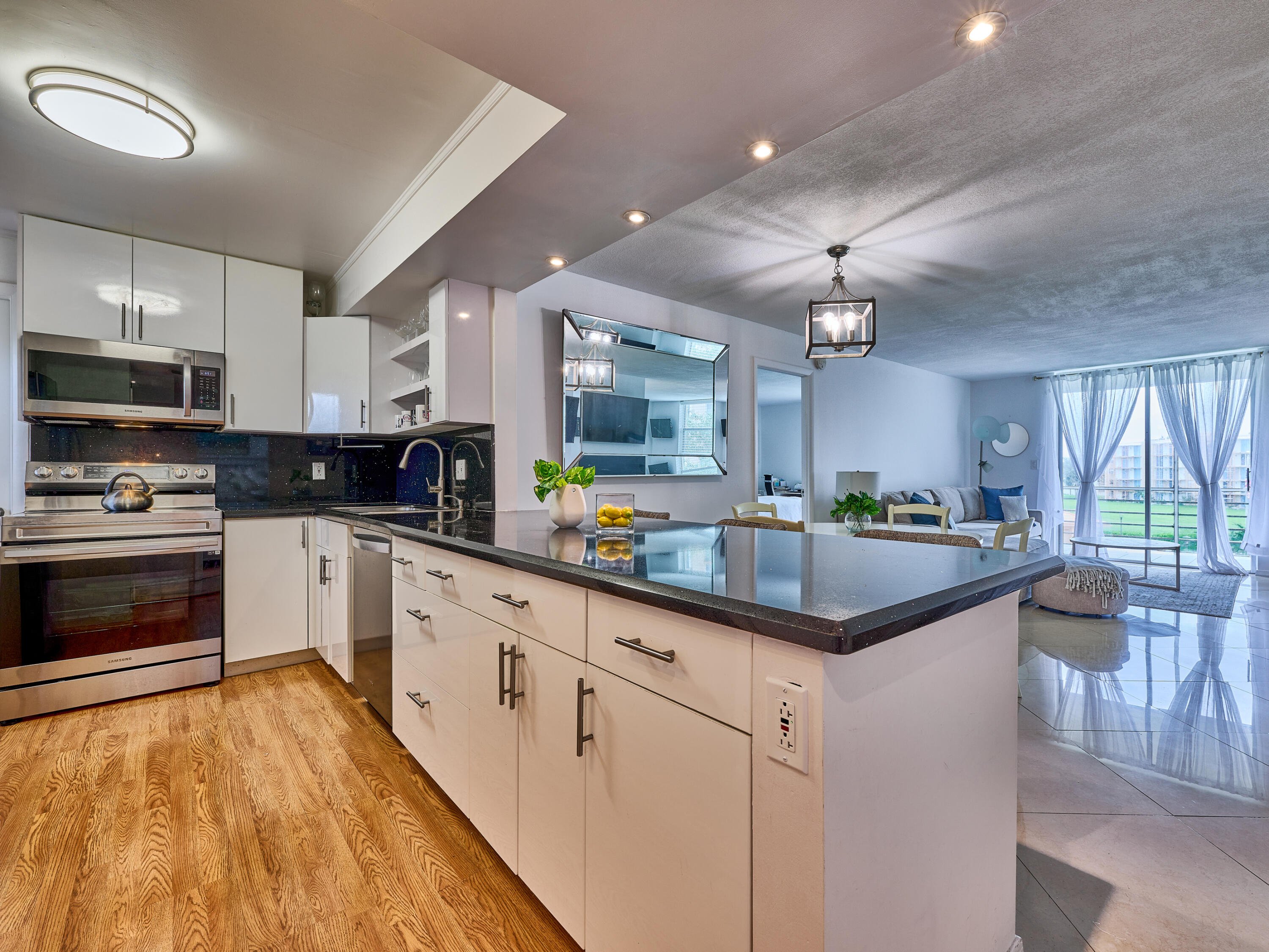 299 Northwest 52nd Terrace, Unit 317 Boca Raton, FL 33487 - Photo 12 of 36 Kitchen