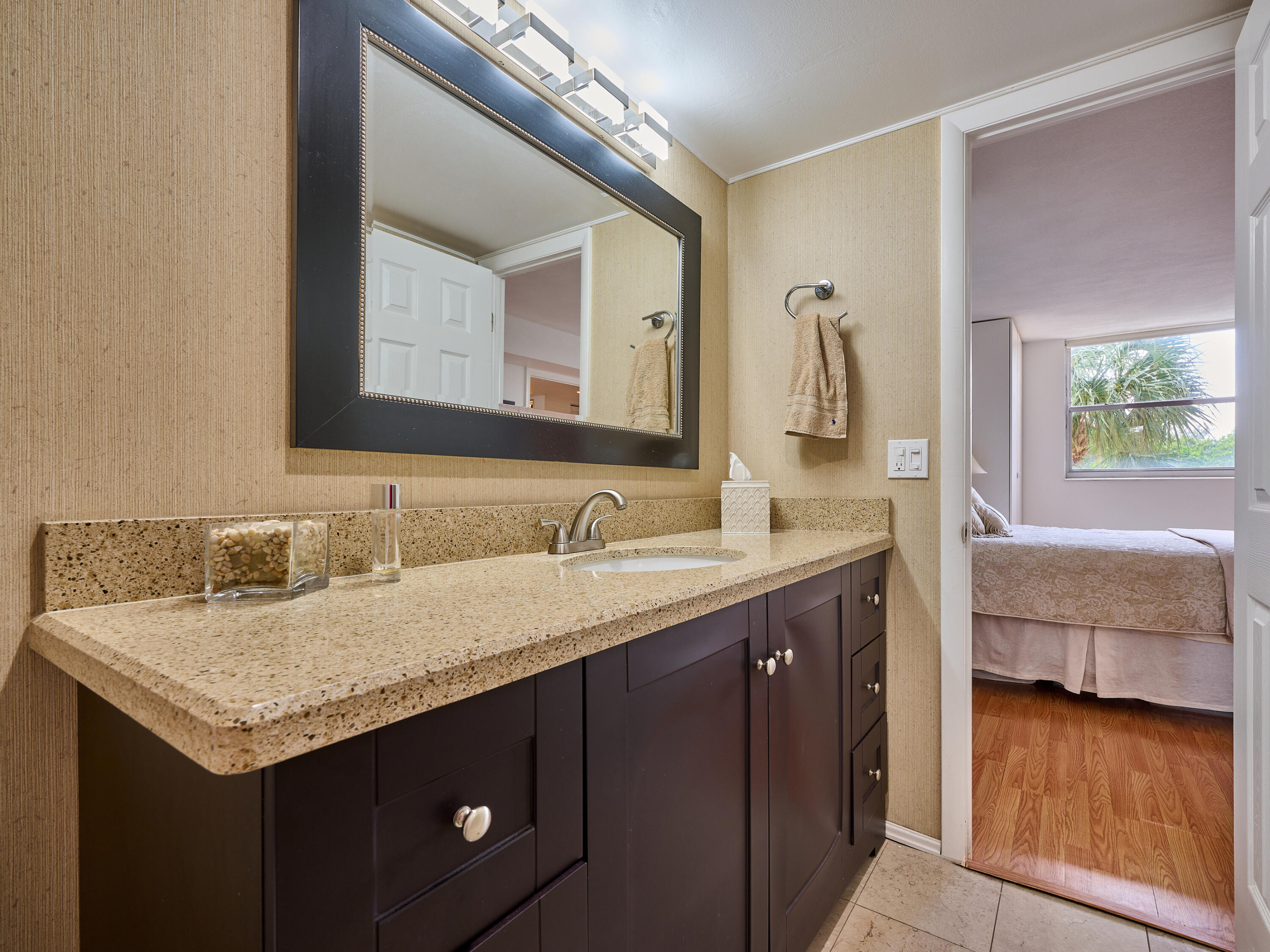 299 Northwest 52nd Terrace, Unit 317 Boca Raton, FL 33487 - Photo 26 of 36 Bathroom