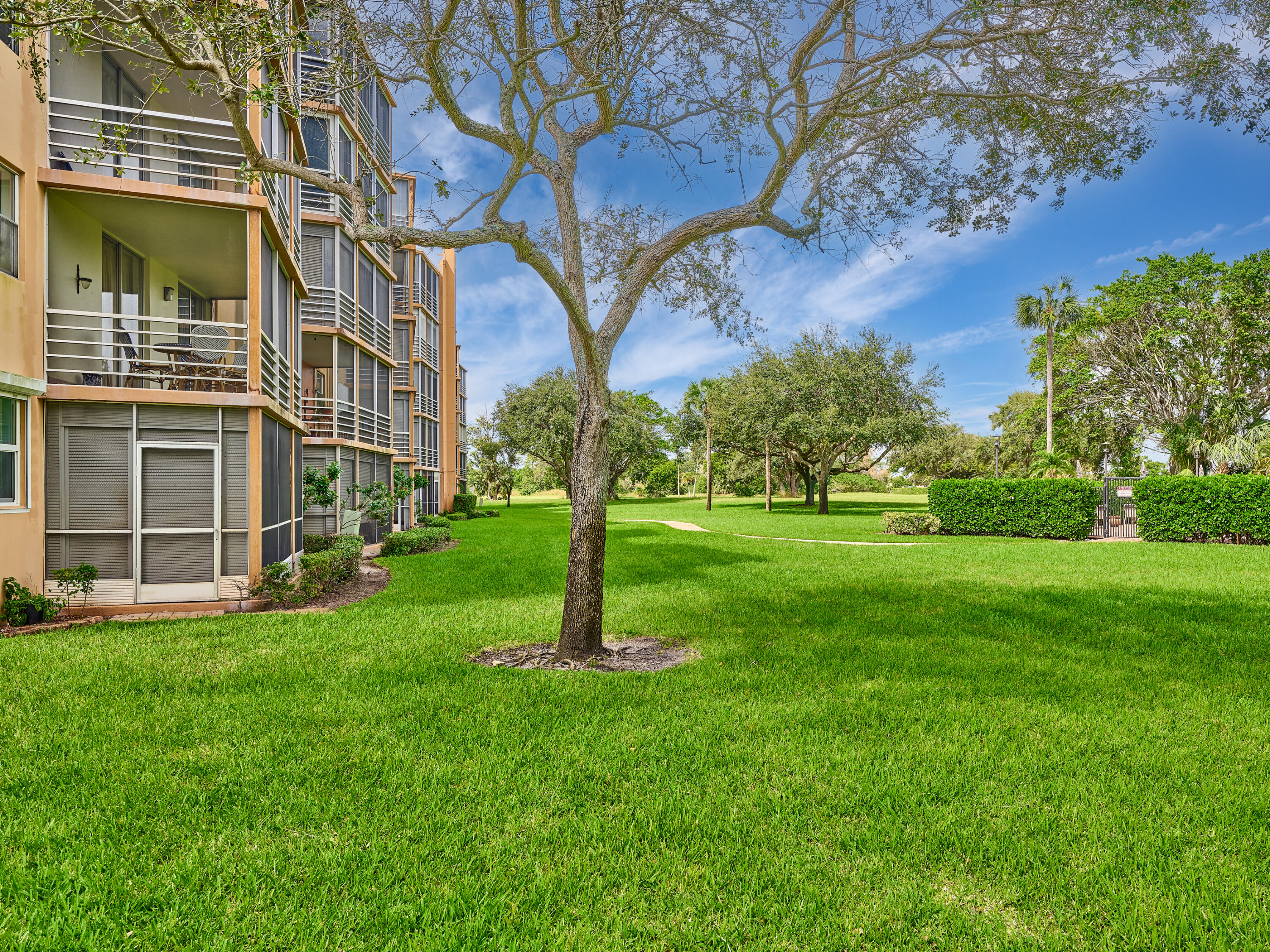 299 Northwest 52nd Terrace, Unit 317 Boca Raton, FL 33487 - Photo 31 of 36 Patio view