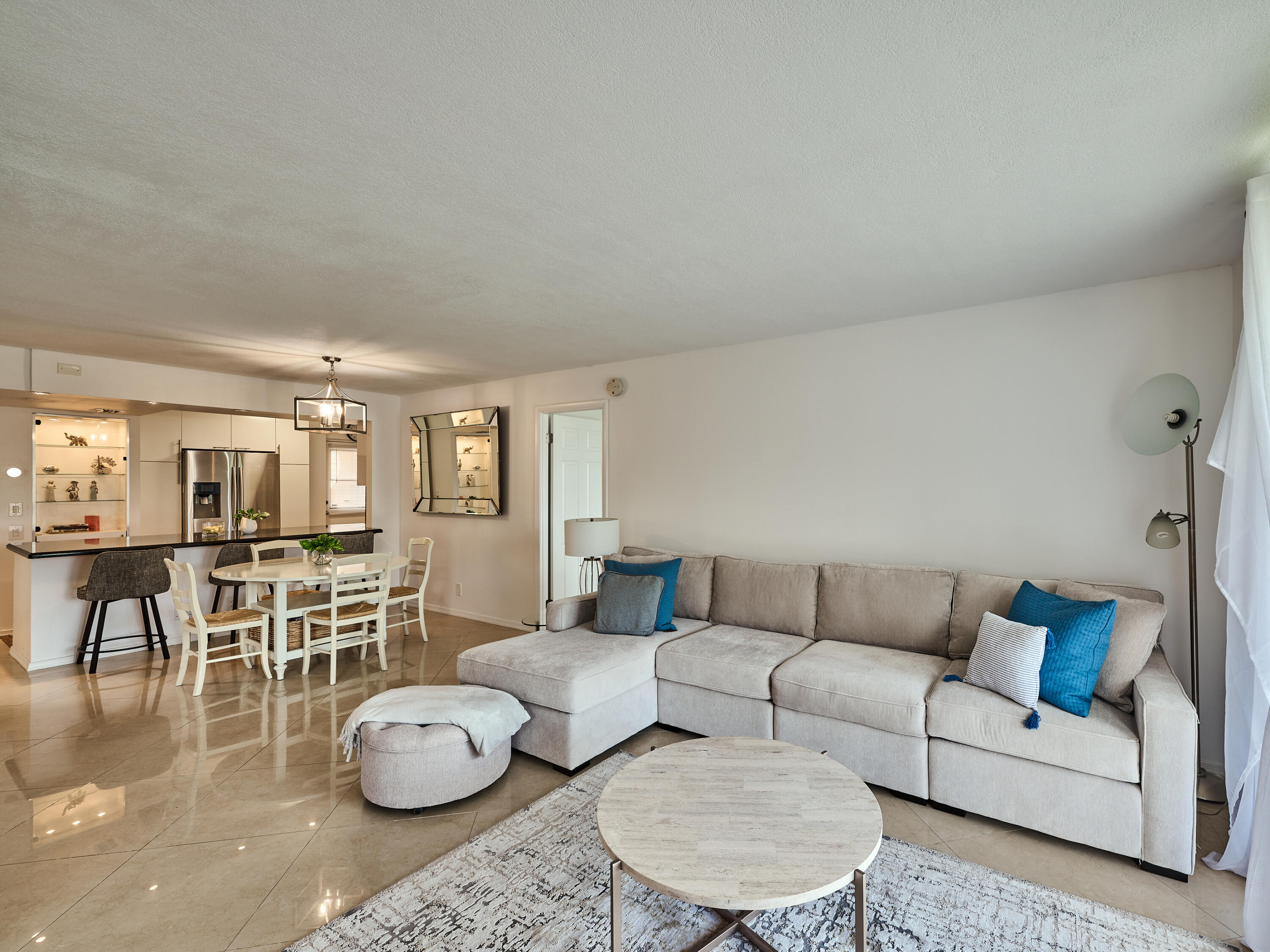 299 Northwest 52nd Terrace, Unit 317 Boca Raton, FL 33487 - Photo 6 of 36 Living Room