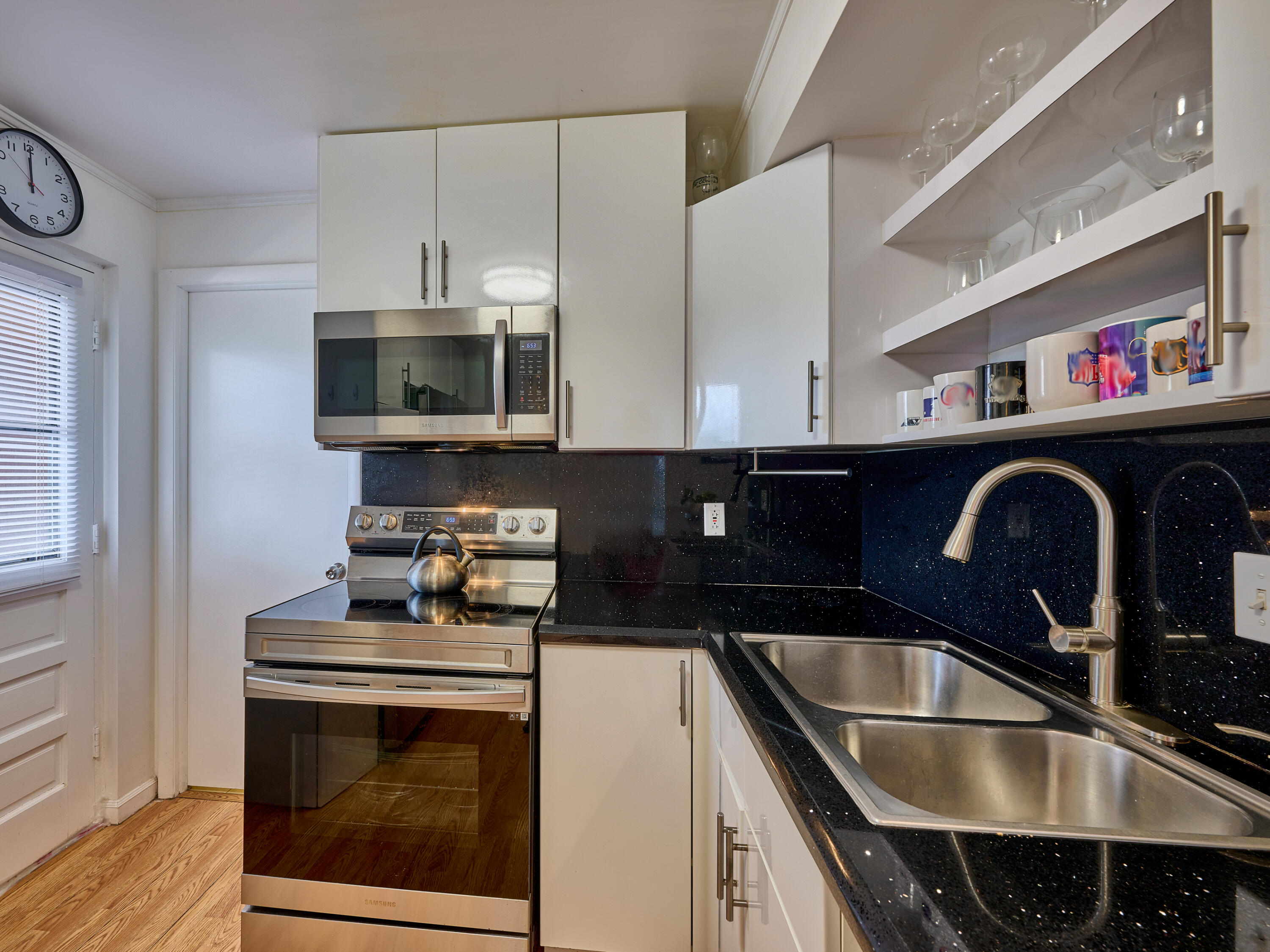 299 Northwest 52nd Terrace, Unit 317 Boca Raton, FL 33487 - Photo 9 of 36 Kitchen