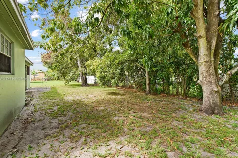 $409,999 | 3285 Northwest 41st Street, Lauderdale Lakes, FL 33309