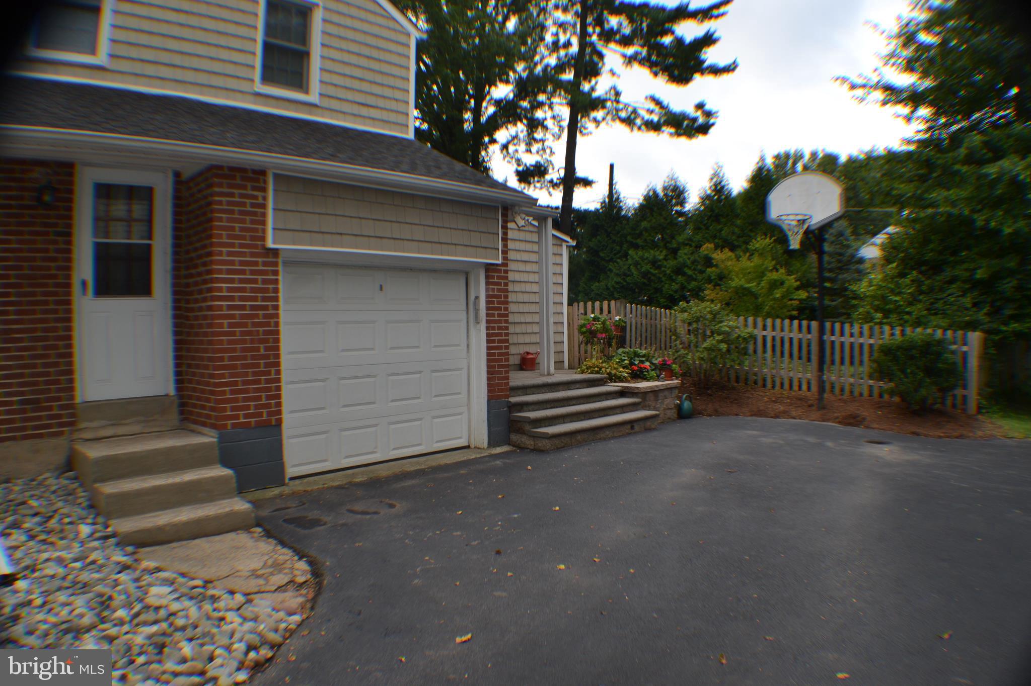 717 Avondale Road Glenside, PA 19038 - Photo 2 of 19 Side/garage