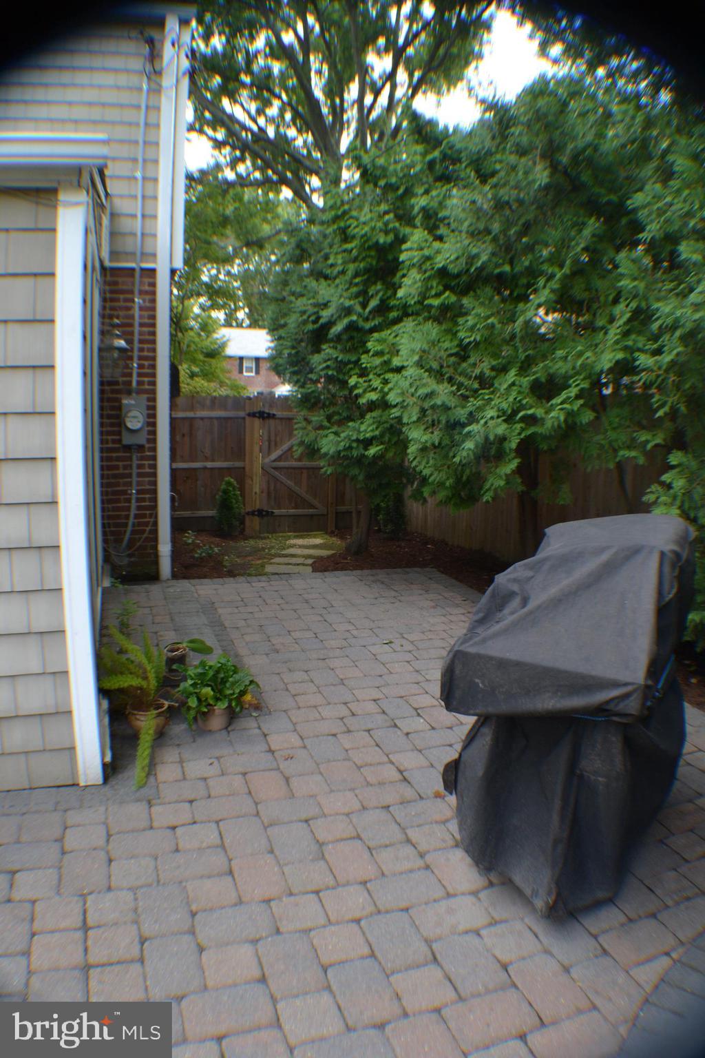 717 Avondale Road Glenside, PA 19038 - Photo 5 of 19 Side