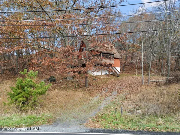 $1,750 | 250 Brentwood Drive, Bushkill, PA 18324