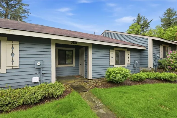 $210,000 | 580 Maple Court, Hidden Valley, PA 15502