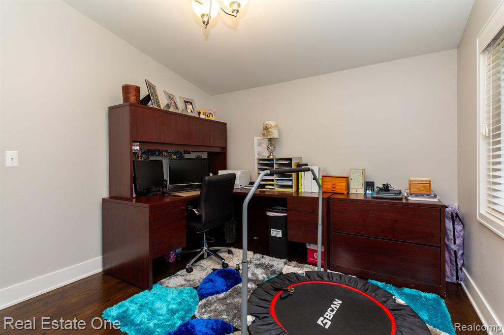 2331 Rusk Road Rochester Hills, MI 48306 - Photo 29 of 46