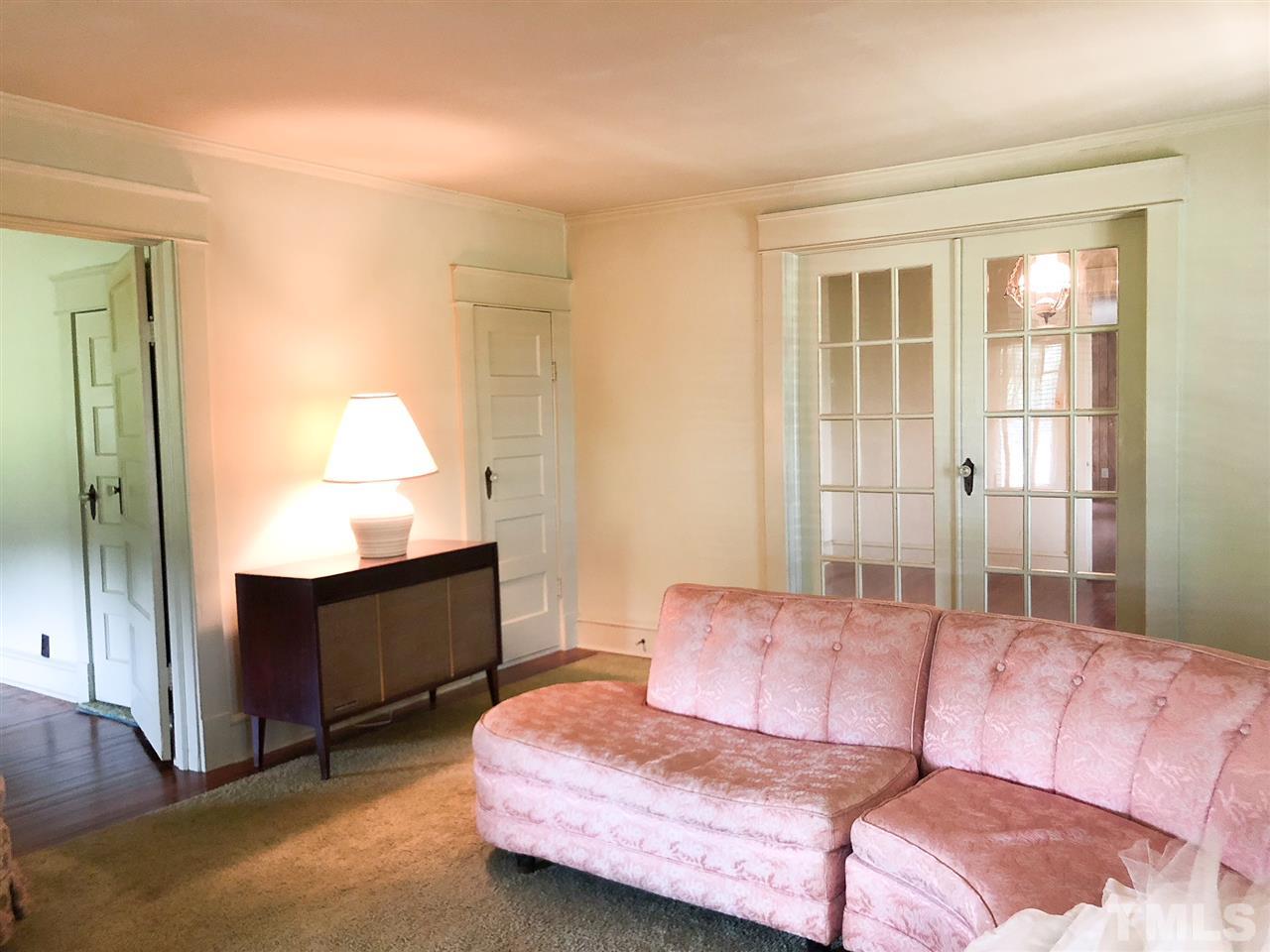 894 Shiloh Church Road Roxboro, NC 27574 - Photo 2 of 24 a living room with furniture
