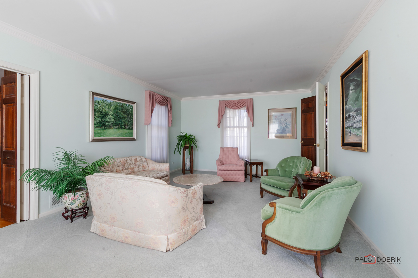950 Old Mill Road Lake Forest, IL 60045 - Photo 8 of 59 a living room with furniture and a potted plant