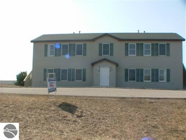 4861 Rokos Court Traverse City, MI 49685 - Photo 3 of 15 1711727-2.JPG