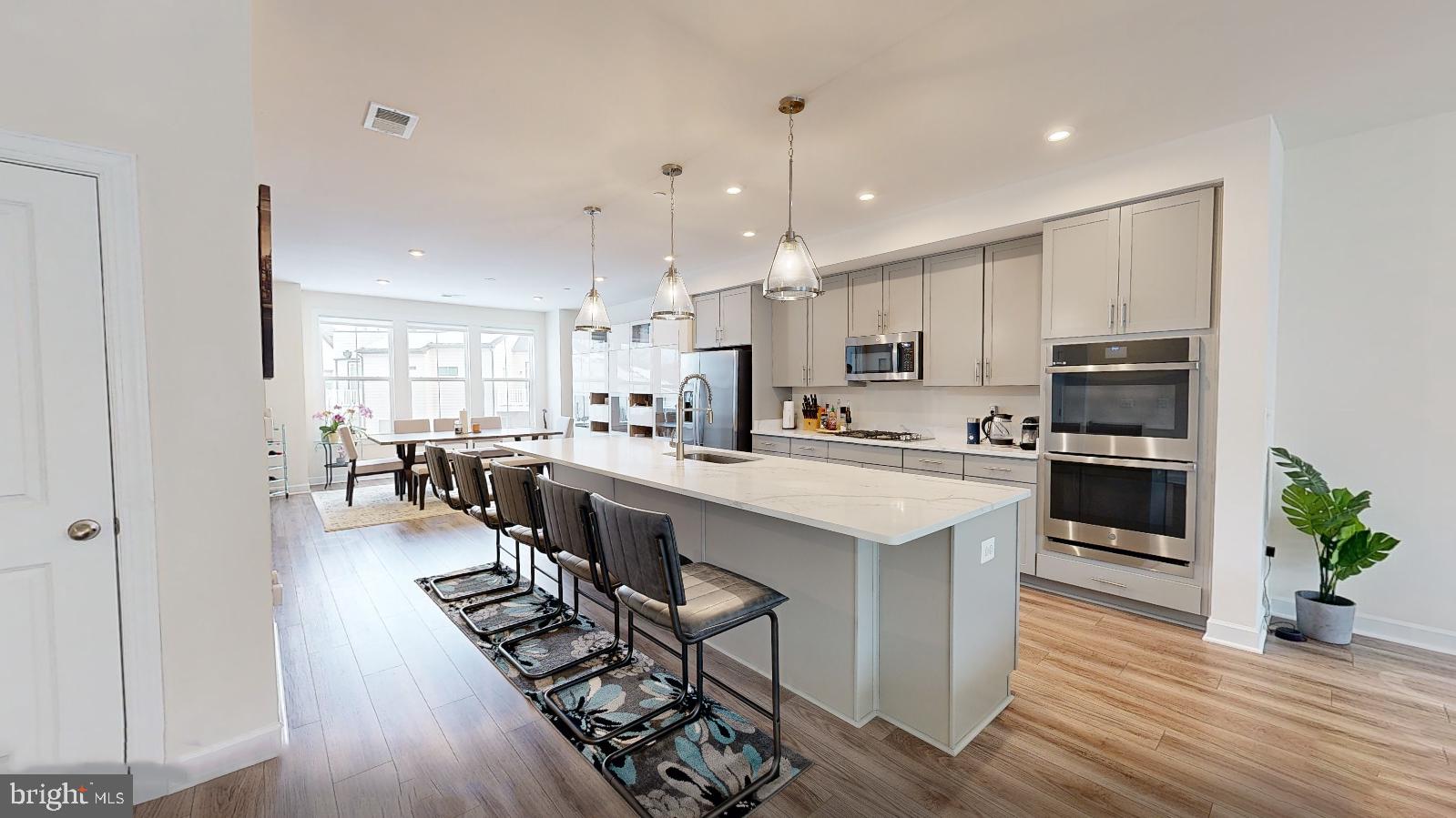 12342 Azure Lane, Unit 24 Fairfax, VA 22033 - Photo 3 of 38 Modern kitchen w/Island
