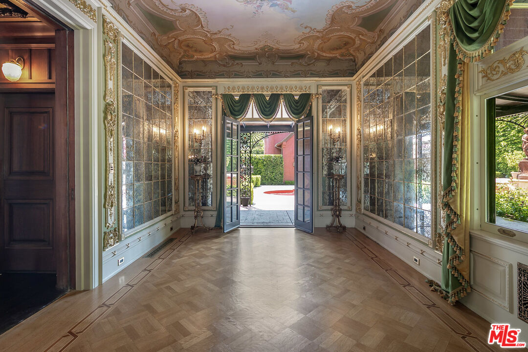 357 Lorraine Boulevard Los Angeles, CA 90020 - Photo 13 of 34 a view of a glass door with glass door