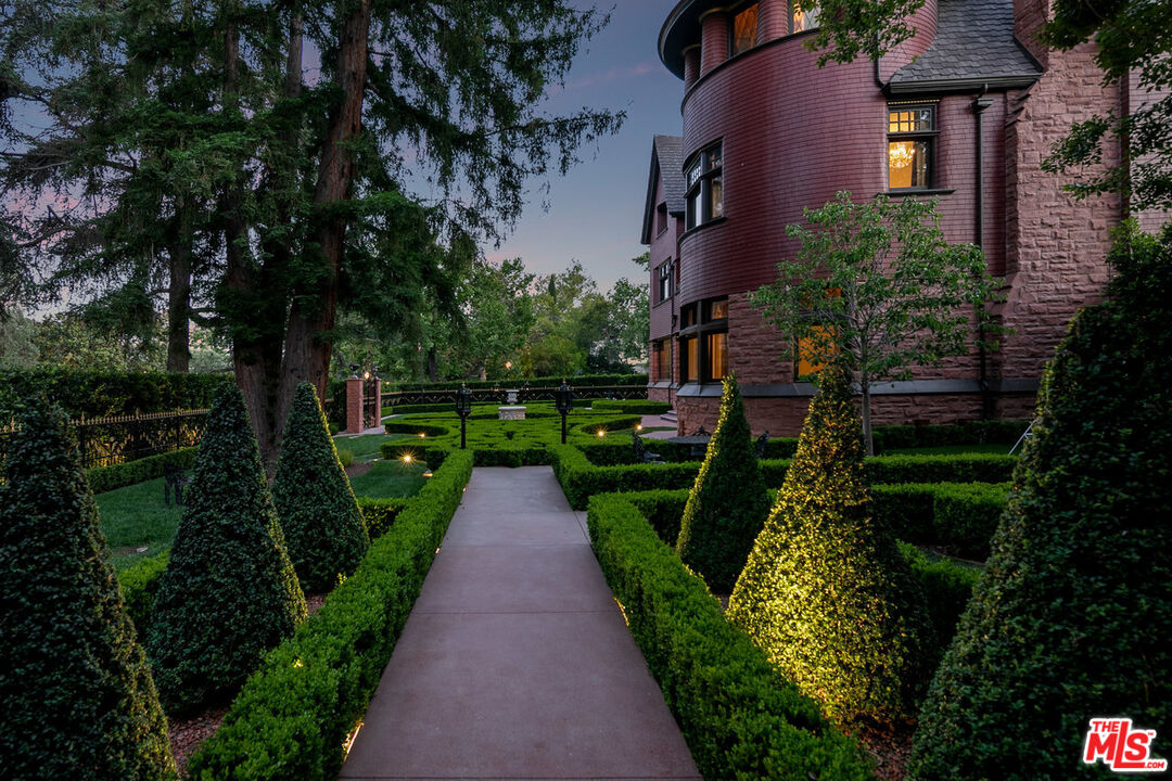 357 Lorraine Boulevard Los Angeles, CA 90020 - Photo 32 of 34 a view of park with large trees