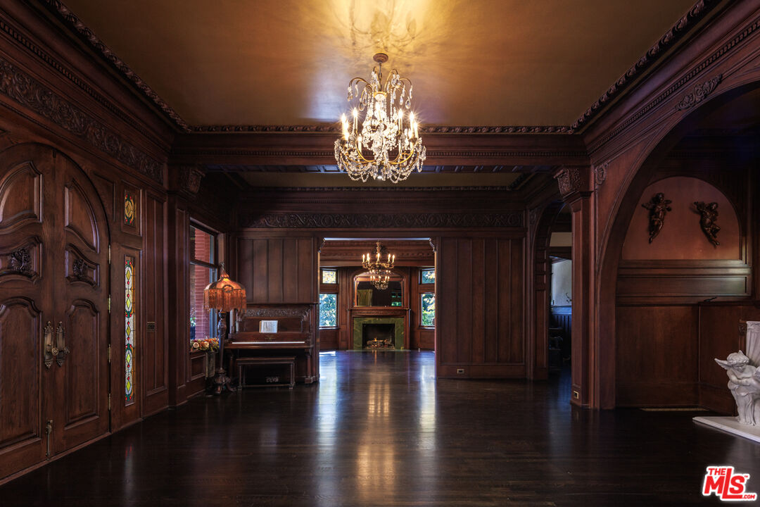 357 Lorraine Boulevard Los Angeles, CA 90020 - Photo 6 of 34 a view of a livingroom with furniture chandelier