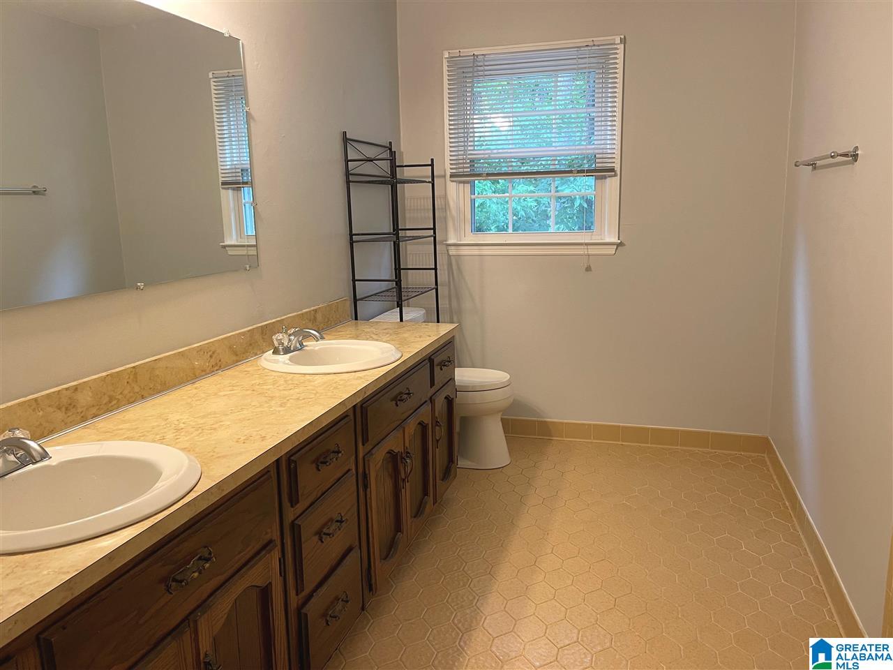 2701 Royal Lane Pelham, AL 35124 - Photo 27 of 32