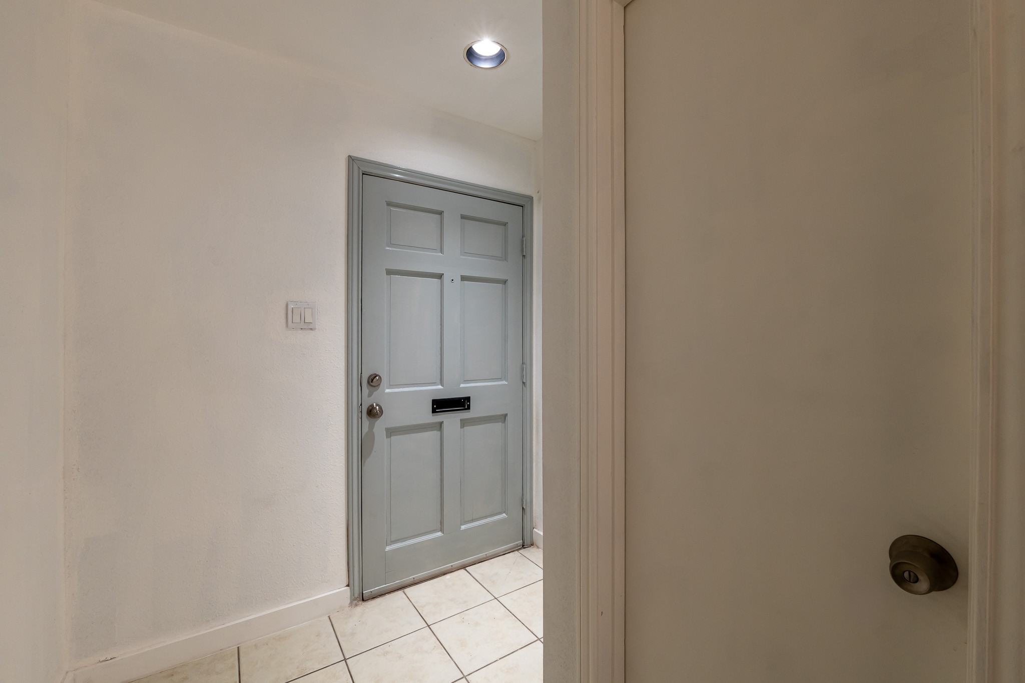 8486 Ariel Street Houston, TX 77074 - Photo 14 of 45 a view of bathroom