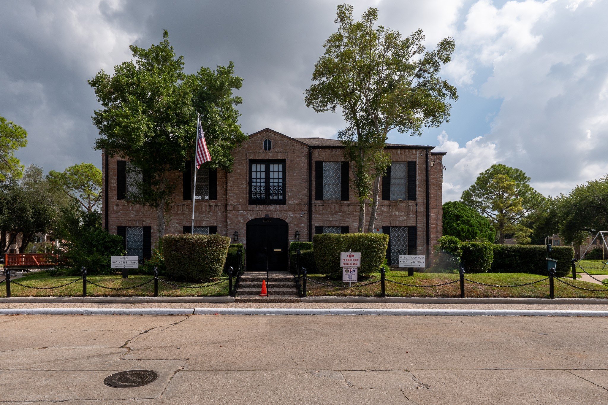 8486 Ariel Street Houston, TX 77074 - Photo 2 of 45 a front view of a house with a tree