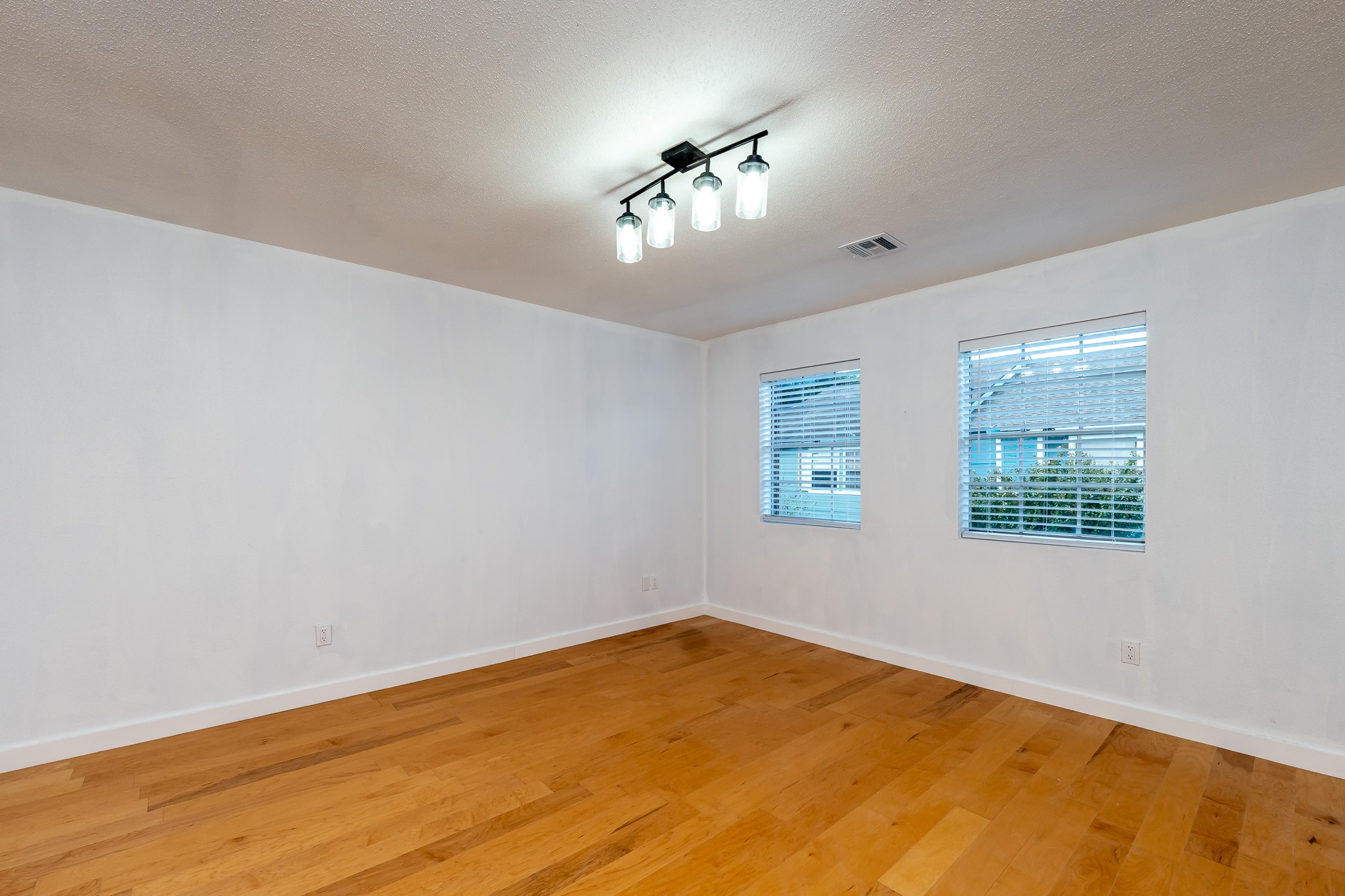 8486 Ariel Street Houston, TX 77074 - Photo 45 of 45 a view of an empty room with a window