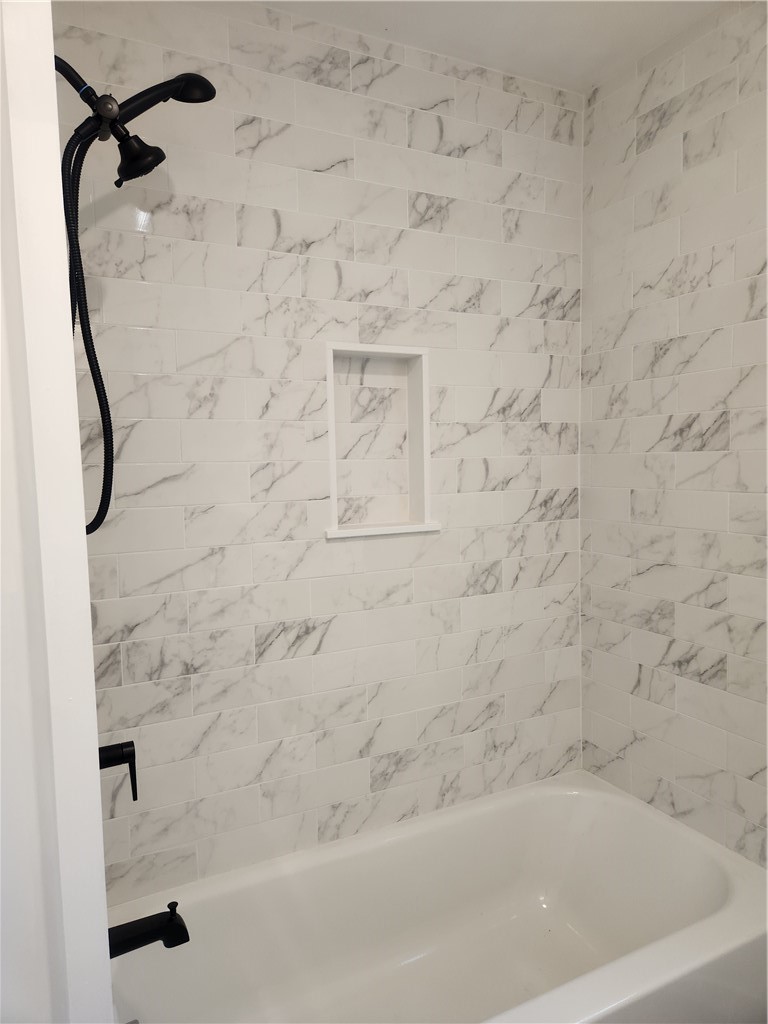 1284 Boston Neck Road Saunderstown, RI 02874 - Photo 15 of 24
