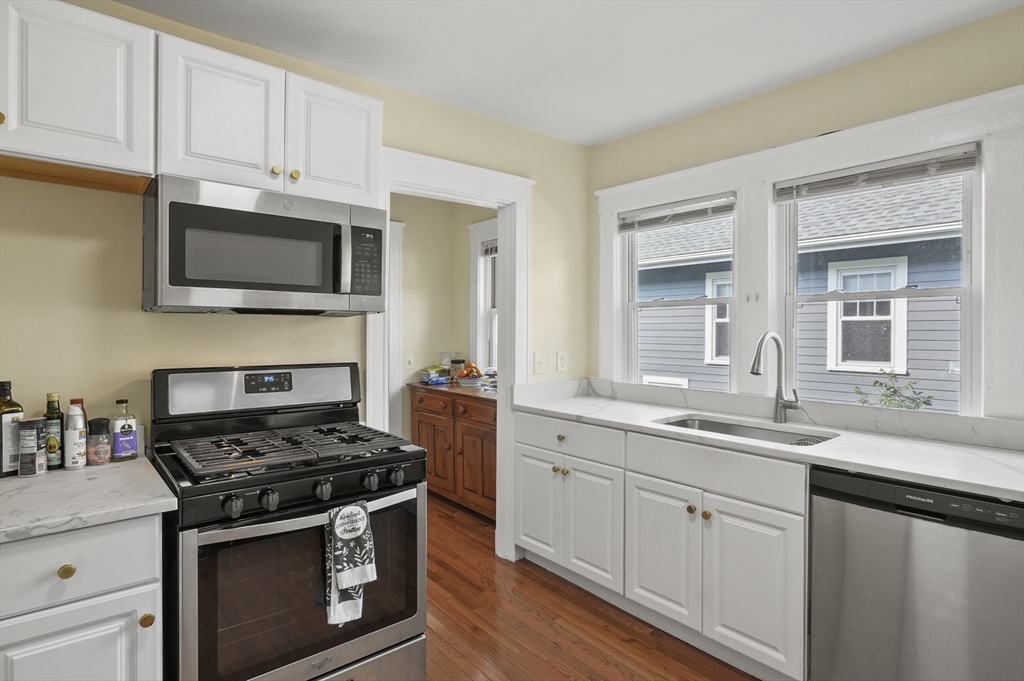 90 Chester Road Belmont, MA 02478 - Photo 9 of 39