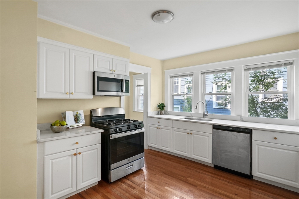 90 Chester Road Belmont, MA 02478 - Photo 10 of 39