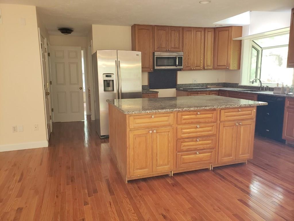 2 Valentine Circle Hopkinton, MA 01748 - Photo 3 of 36 Gallery Image 3