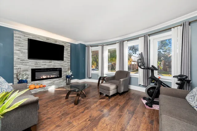 $474,900 | 3508 Gunderson Avenue, Berwyn, IL 60402