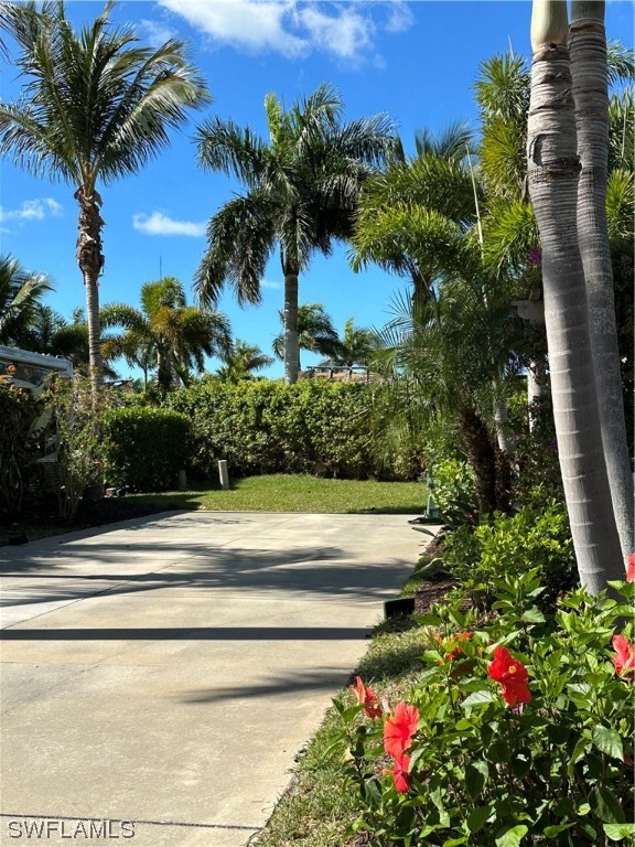 13581 Snapper Lane Naples, FL 34114 - Photo 2 of 34