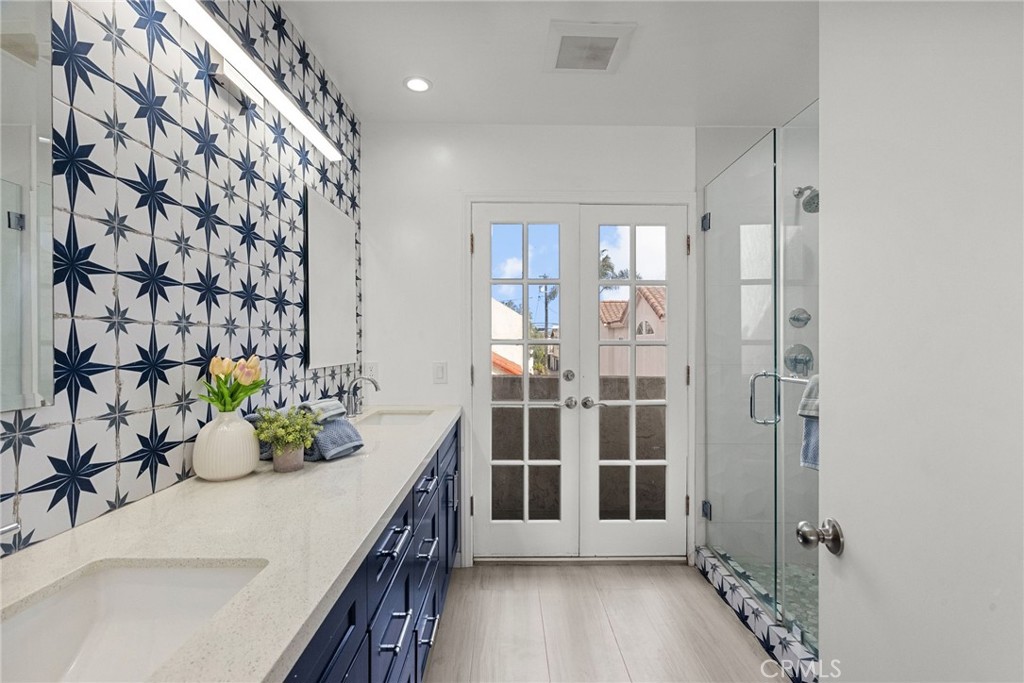 1908 Speyer Lane, Unit B Redondo Beach, CA 90278 - Photo 32 of 38 Primary Bathroom