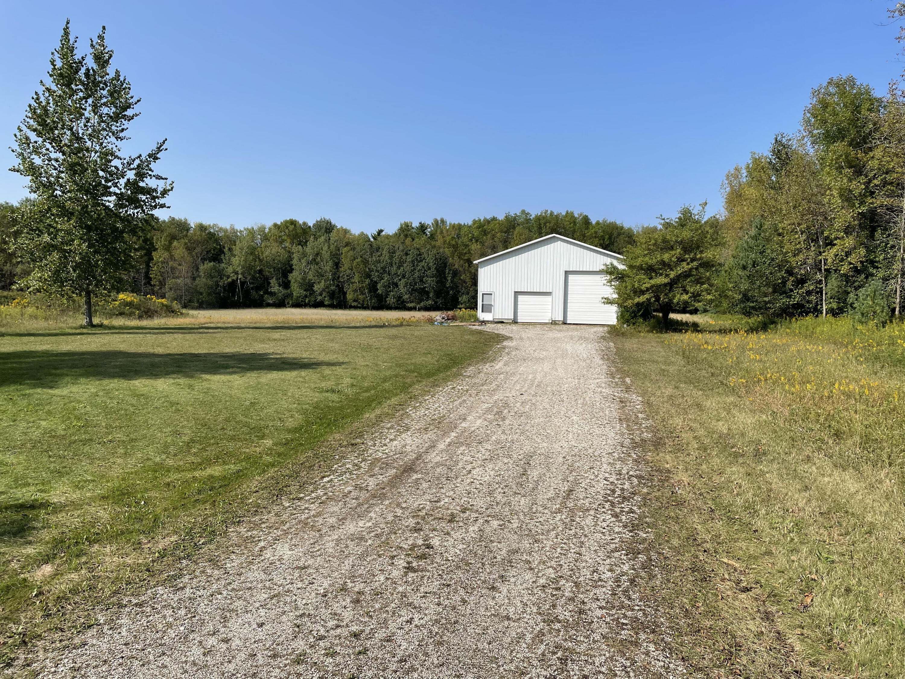 308 State Highway Manitowoc, WI 54220 - Photo 1 of 1 Driveway & Shed