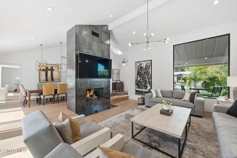 $1,899,000 | 1659 Bucksglen Court, Westlake Village, CA 91361