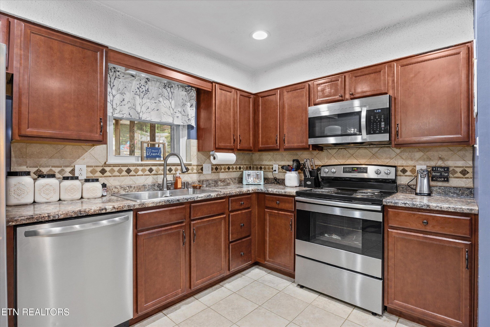 736 Taylor Road Knoxville, TN 37920 - Photo 2 of 29 Gallery Image 2