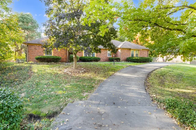 $365,000 | 7532 Camelback Drive, Indianapolis, IN 46250