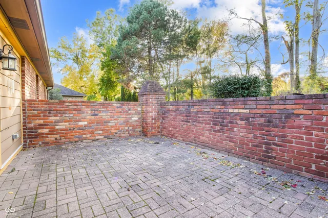 $365,000 | 7532 Camelback Drive, Indianapolis, IN 46250