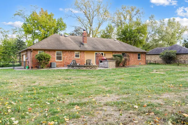 $365,000 | 7532 Camelback Drive, Indianapolis, IN 46250