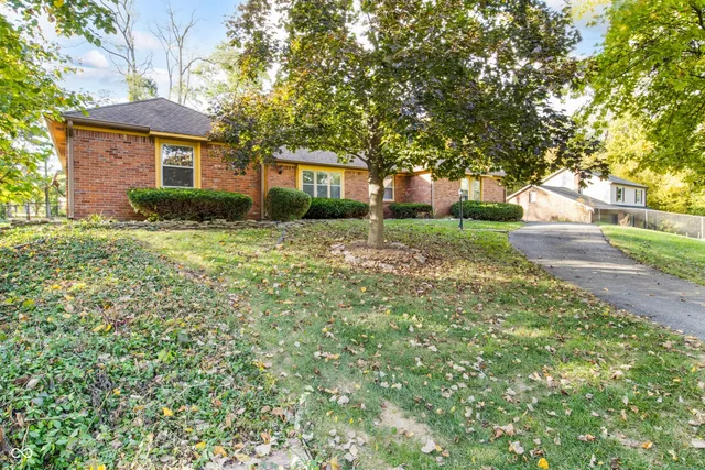 $365,000 | 7532 Camelback Drive, Indianapolis, IN 46250