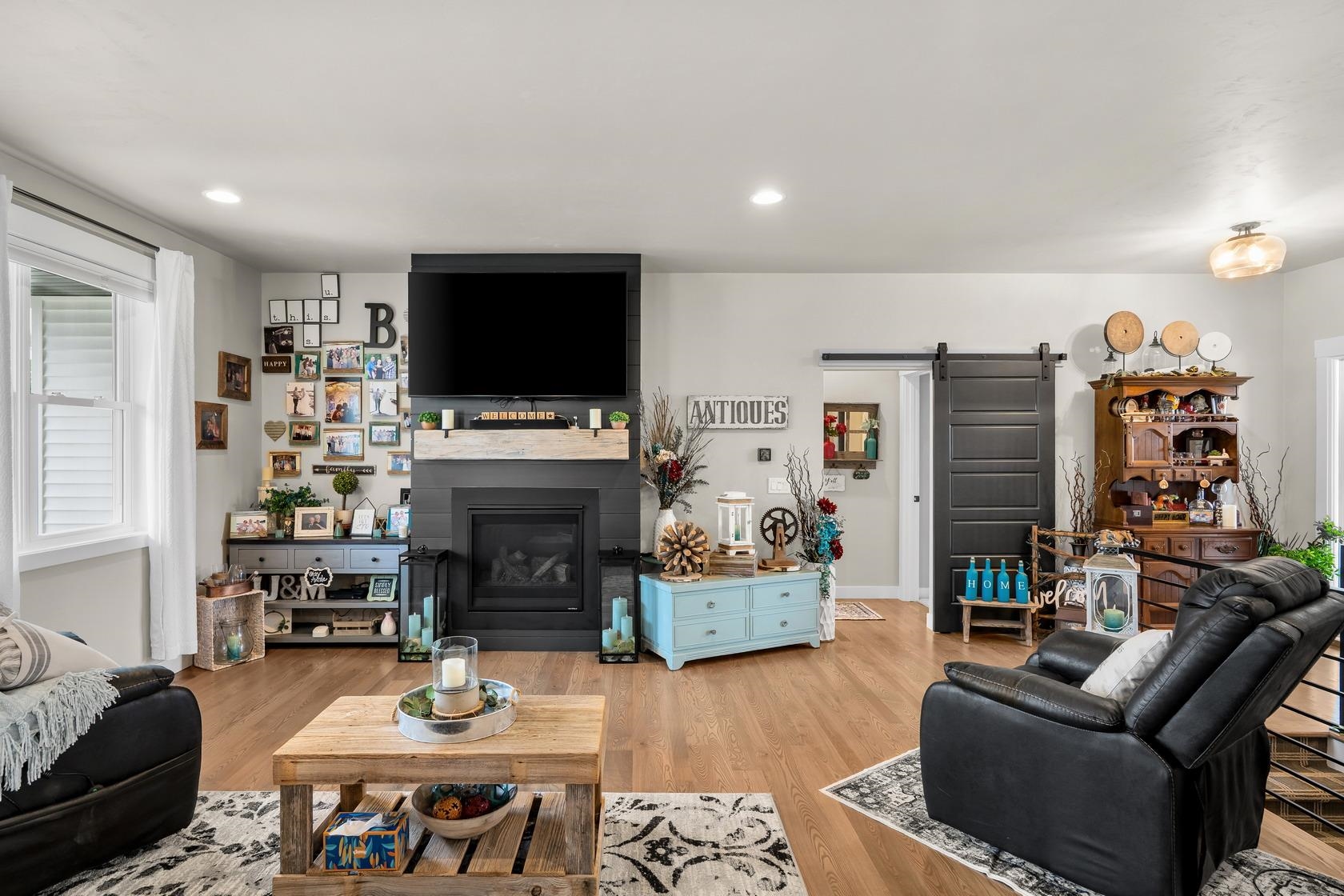 W5638 Hoelzel Way Appleton, WI 54915 - Photo 7 of 52 Gallery Image 7
