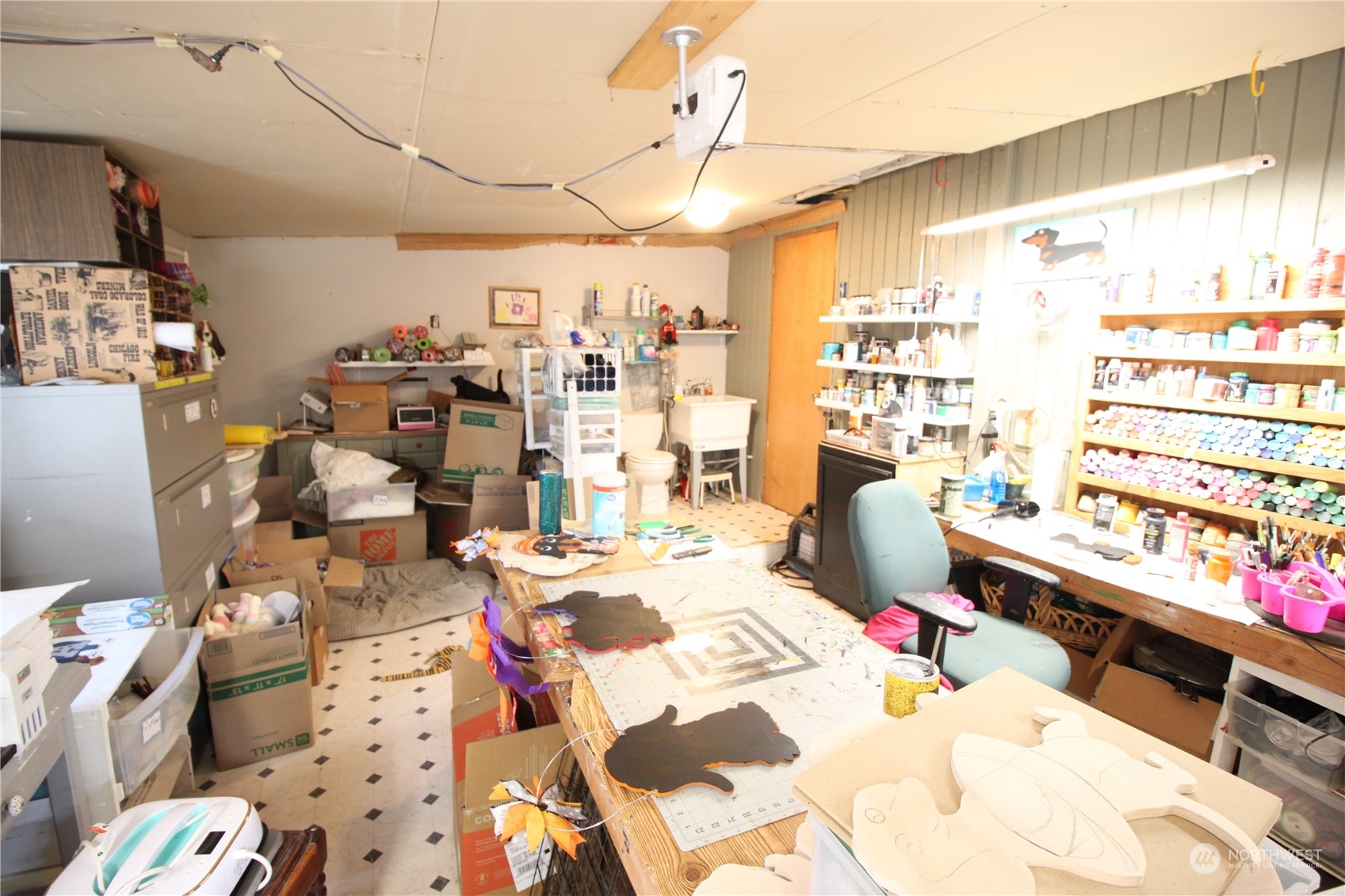 11410 Riverside Drive Southeast Olympia, WA 98513 - Photo 15 of 19 a very nice looking room with a large window